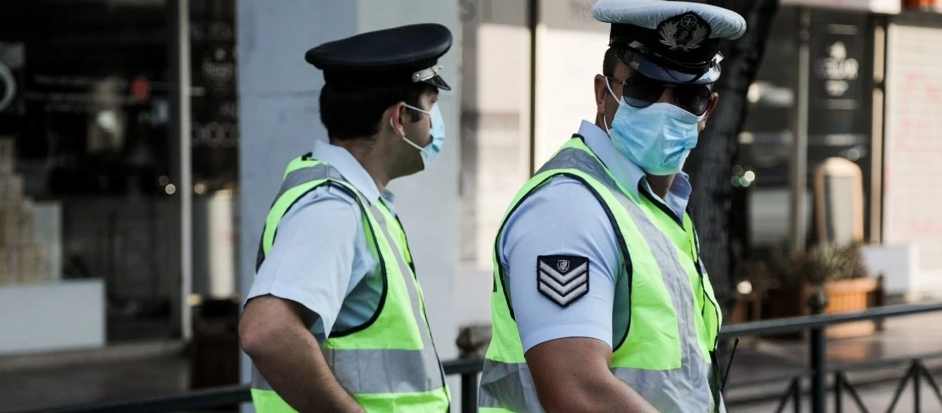 Ποιος διαδίδει τον κορωνοϊό; - Οι πολίτες ή το κράτος; - Απίστευτες καταγγελίες για αλαλούμ στην ΕΛ.ΑΣ.